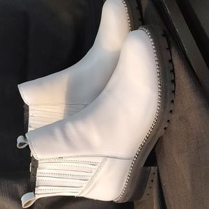 New. STEVE MADDEN leather combat boot